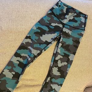 COPY - Lululemon camo leggings size 0.